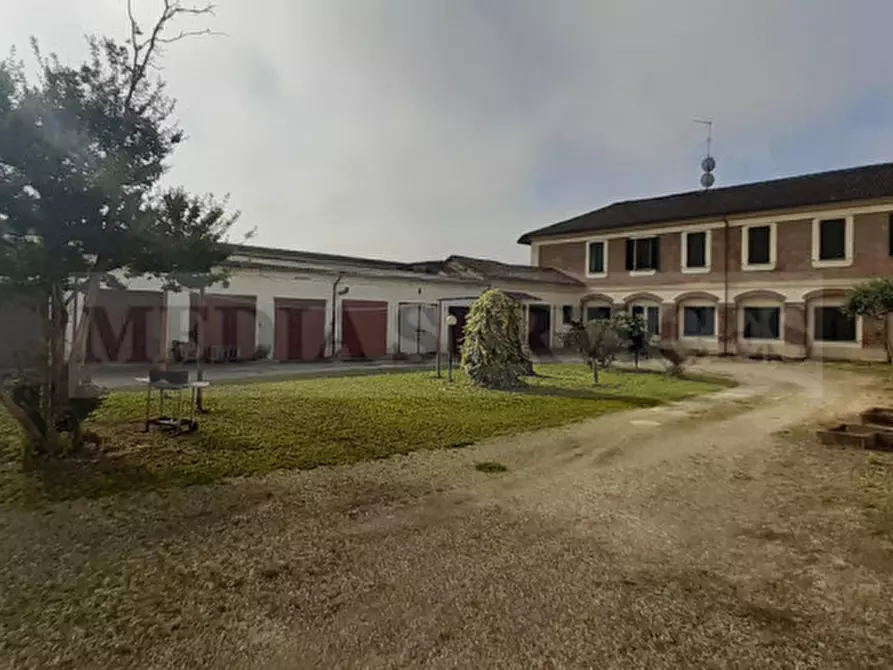 Immagine 14 di Appartamento in vendita  in via Roma n° 35 a Sannazzaro De' Burgondi