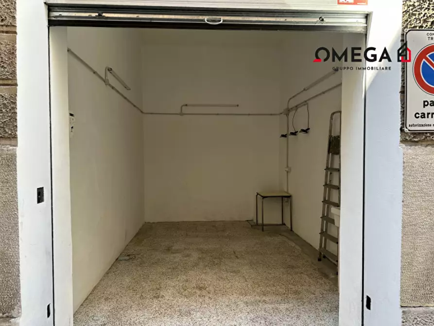 Immagine 2 di Garage in vendita  in VIA D'AZEGLIO, 24 a Trieste