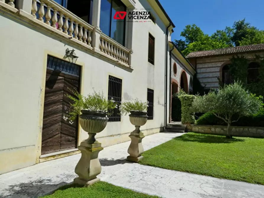 Immagine 4 di Villa in vendita  in STRADA BIRON DI SOPRA a Vicenza