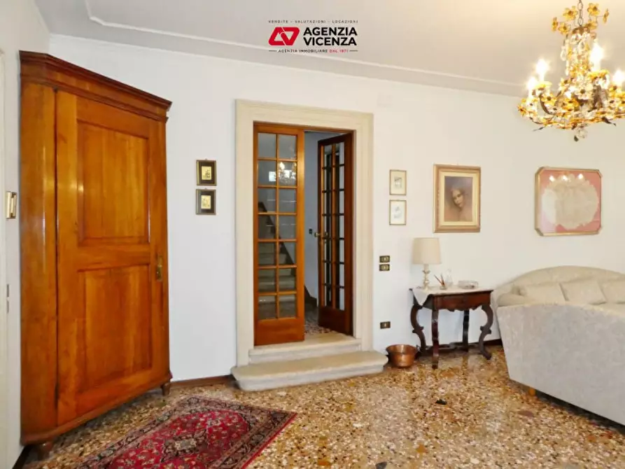 Immagine 10 di Villa in vendita  in STRADA BIRON DI SOPRA a Vicenza
