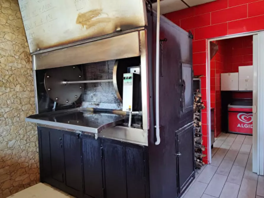 Immagine 2 di Attività commerciale in vendita  in Via Ceffato a Eboli