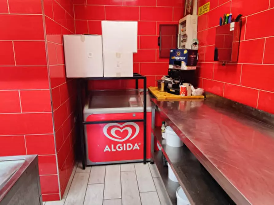 Immagine 6 di Attività commerciale in vendita  in Via Ceffato a Eboli