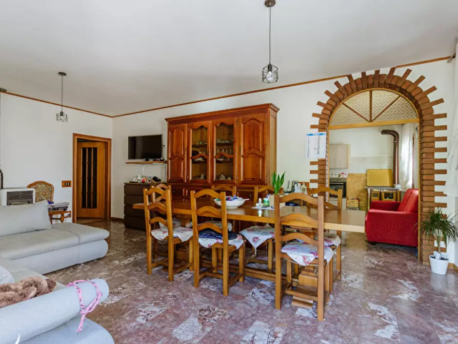Immagine 1 di Rustico / casale in vendita  in Via Sassoni a Cinto Euganeo