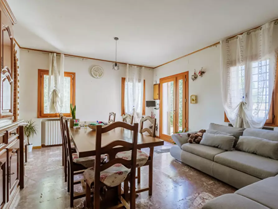 Immagine 4 di Rustico / casale in vendita  in Via Sassoni a Cinto Euganeo