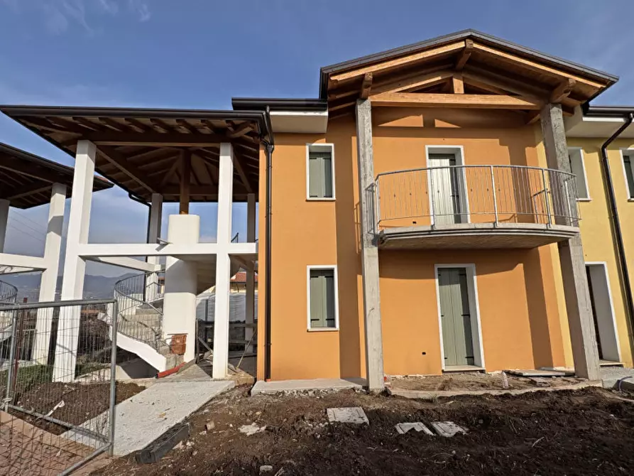 Immagine 3 di Casa trifamiliare in vendita  in Montecchia di Crosara a Montecchia Di Crosara