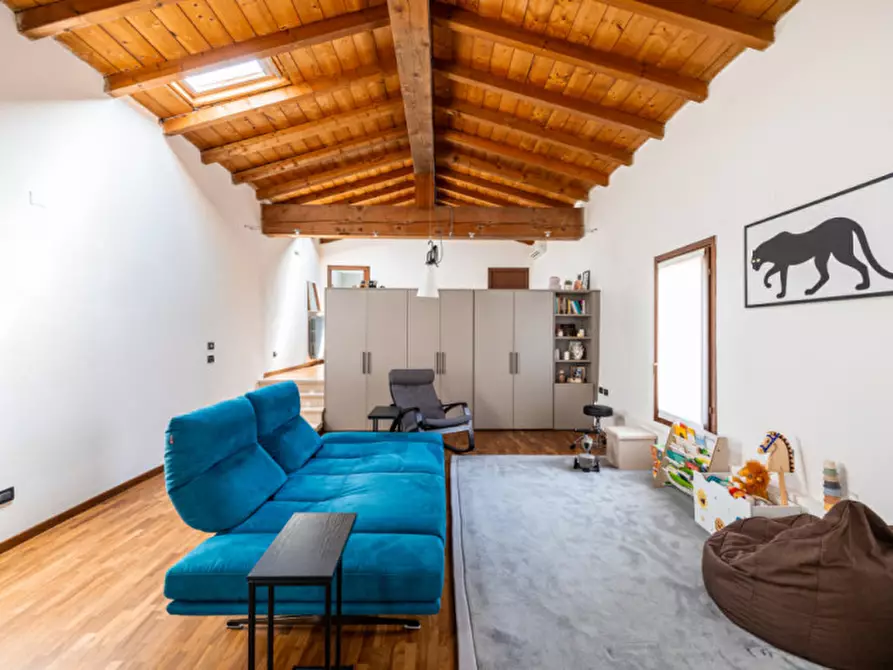 Immagine 1 di Loft/Open space in vendita  a Pescantina