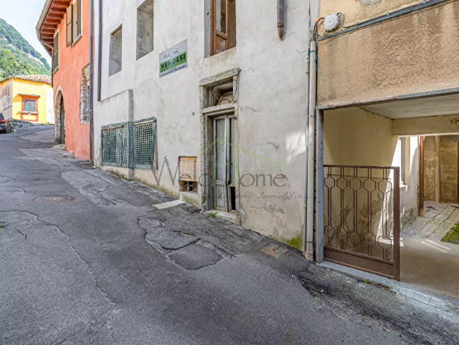 Immagine 2 di Rustico / casale in vendita  in via guaita, 8 a Ponte Lambro