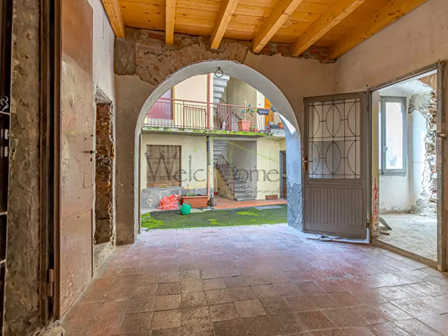 Immagine 3 di Rustico / casale in vendita  in via guaita, 8 a Ponte Lambro