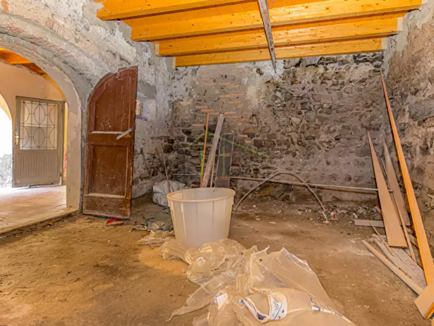 Immagine 5 di Rustico / casale in vendita  in via guaita, 8 a Ponte Lambro