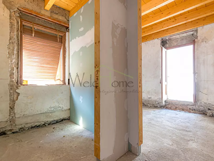 Immagine 10 di Rustico / casale in vendita  in via guaita, 8 a Ponte Lambro