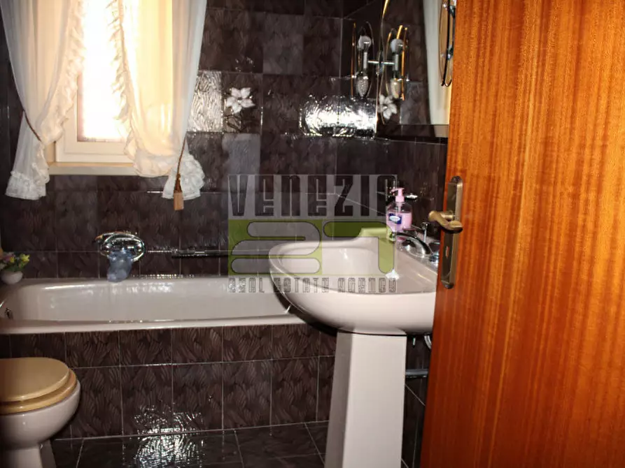 Immagine 25 di Appartamento in vendita  a Noto