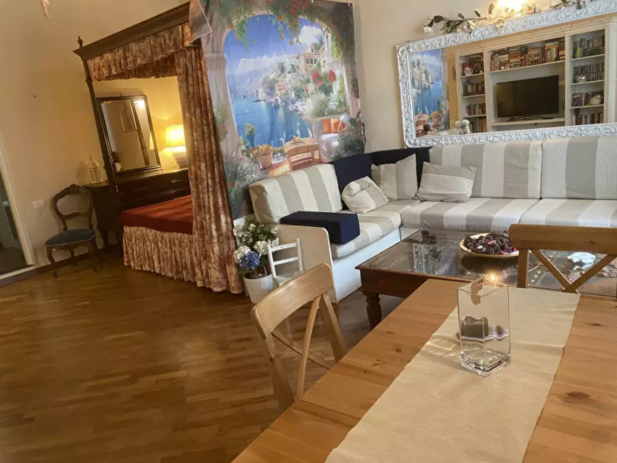 Immagine 2 di Appartamento in affitto  in Piazza Jacopo da Varagine a Genova