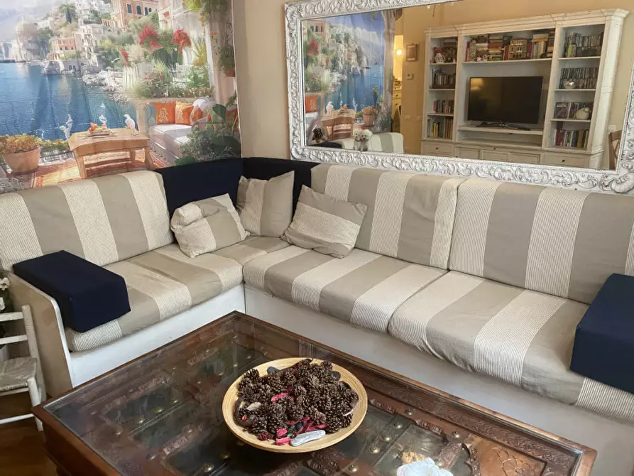 Immagine 13 di Appartamento in affitto  in Piazza Jacopo da Varagine a Genova