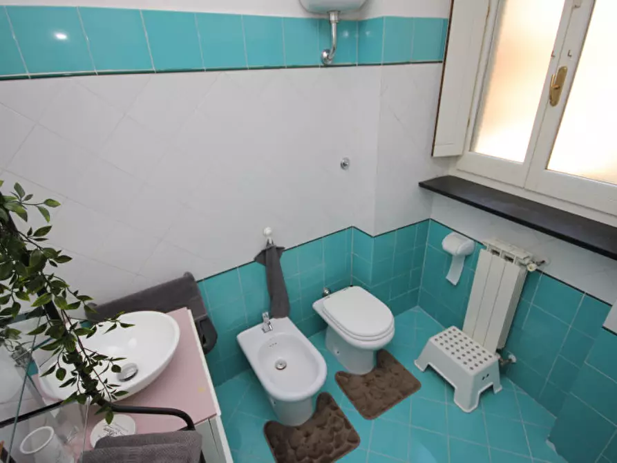 Immagine 21 di Appartamento in affitto  in Piazza Jacopo da Varagine a Genova