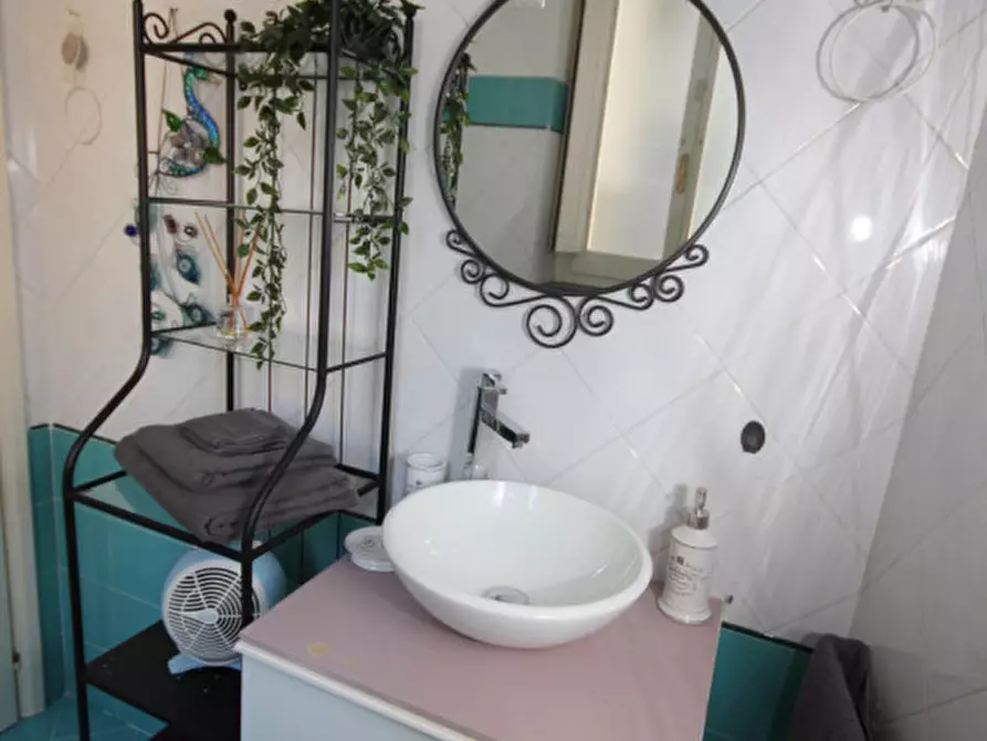 Immagine 23 di Appartamento in affitto  in Piazza Jacopo da Varagine a Genova