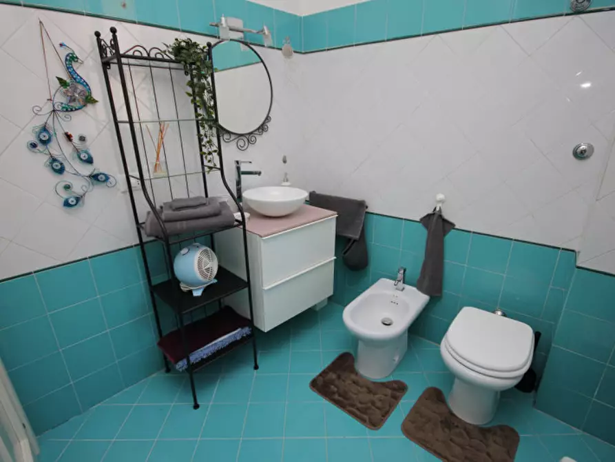 Immagine 31 di Appartamento in affitto  in Piazza Jacopo da Varagine a Genova