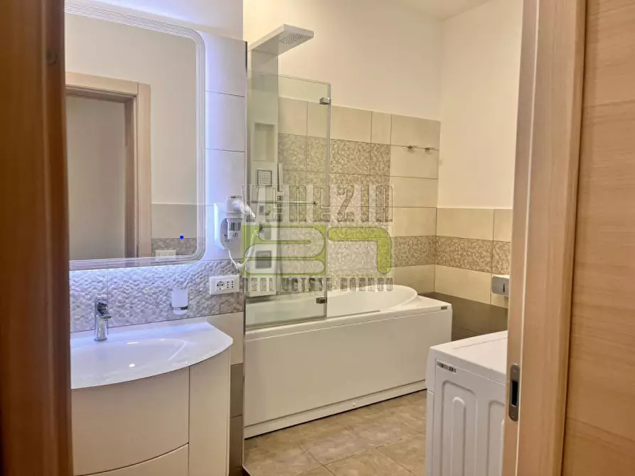 Immagine 48 di Appartamento in vendita  in via Venti Settembre a Noto