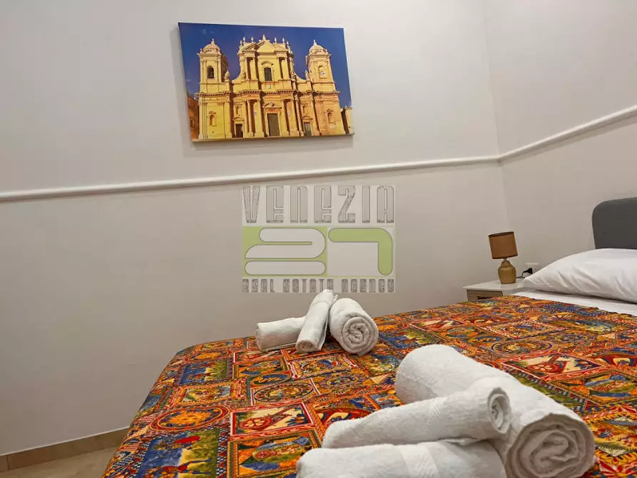 Immagine 61 di Appartamento in vendita  in via Venti Settembre a Noto