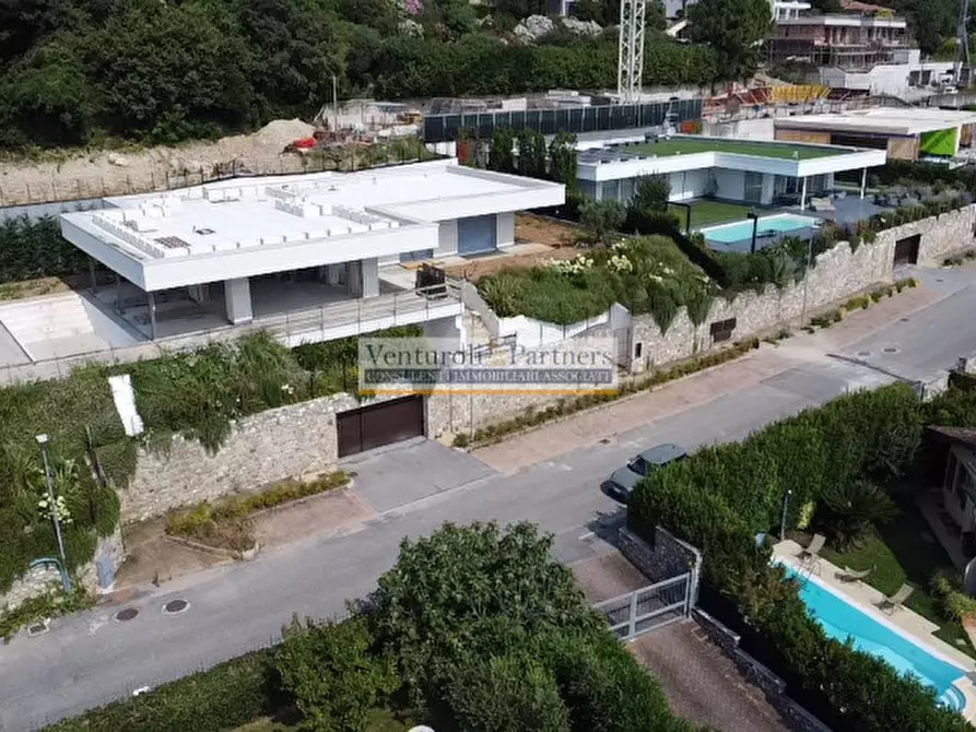Immagine 1 di Villa in vendita  in sant'anna a Lonato del Garda