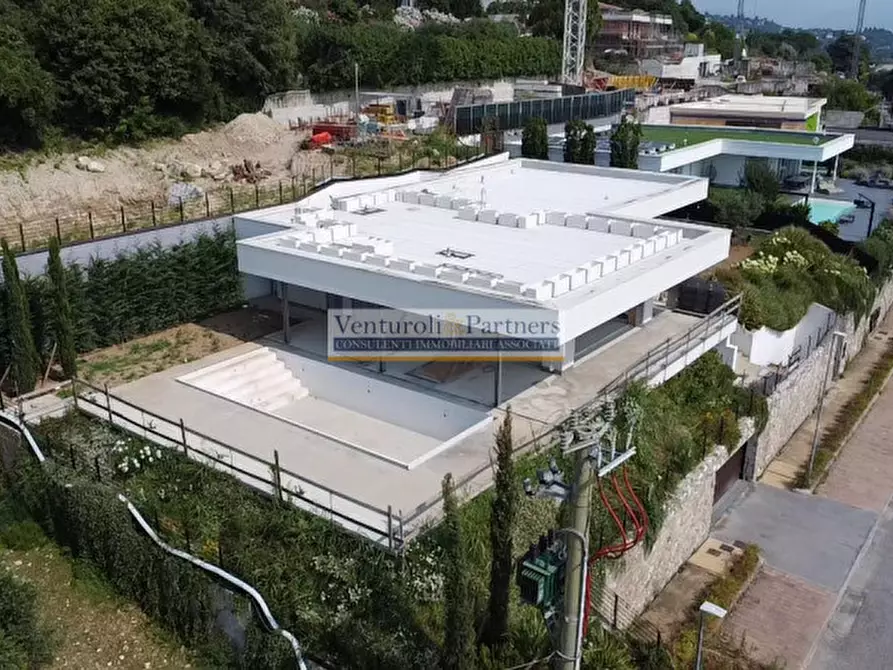 Immagine 2 di Villa in vendita  in sant'anna a Lonato del Garda