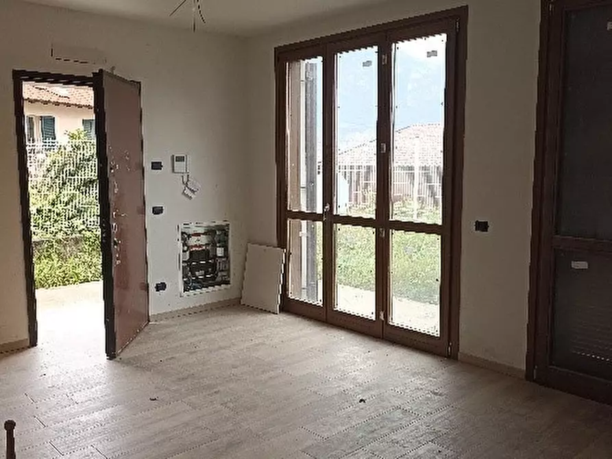 Immagine 1 di Appartamento in vendita  in Via Bezzecca 23 a Oliveto Lario