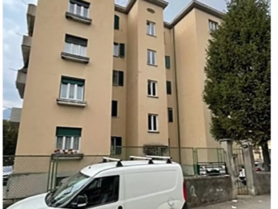 Immagine 1 di Appartamento in vendita  in Via Don Ferrante 2 a Lecco