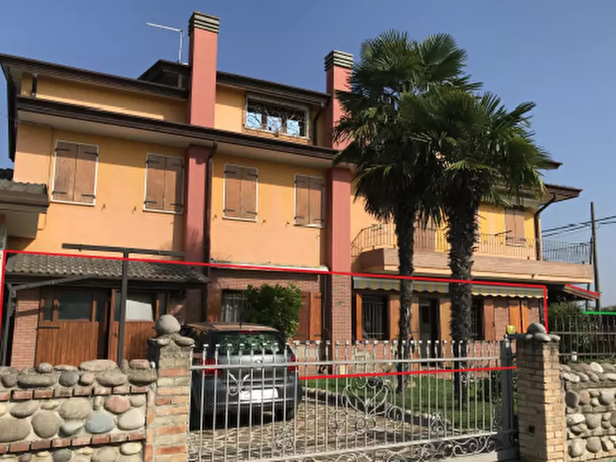 Immagine 1 di Appartamento in vendita  in Via Castello n 24/A a Correzzola