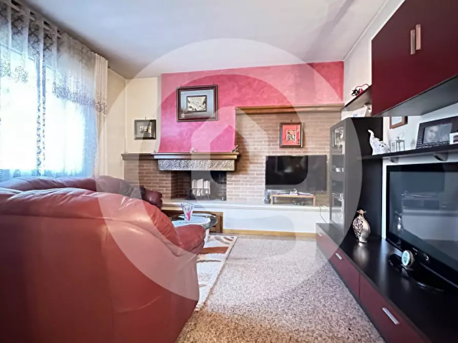Immagine 2 di Casa trifamiliare in vendita  a Campodarsego