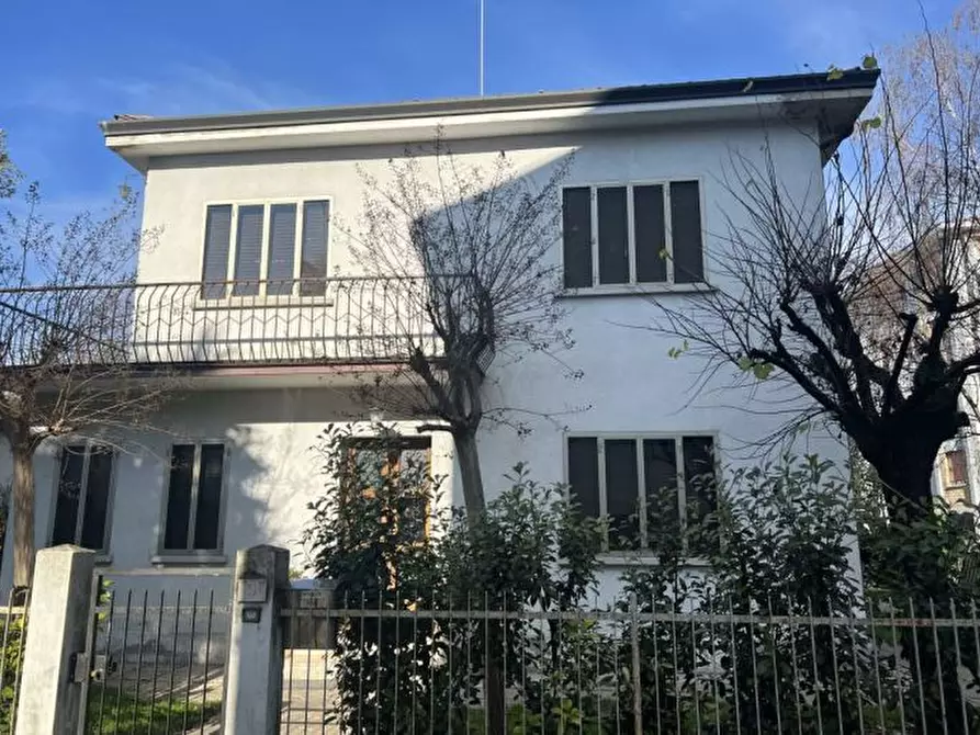 Immagine 1 di Villa in vendita  in Via Luigi Borro, 9 a Treviso