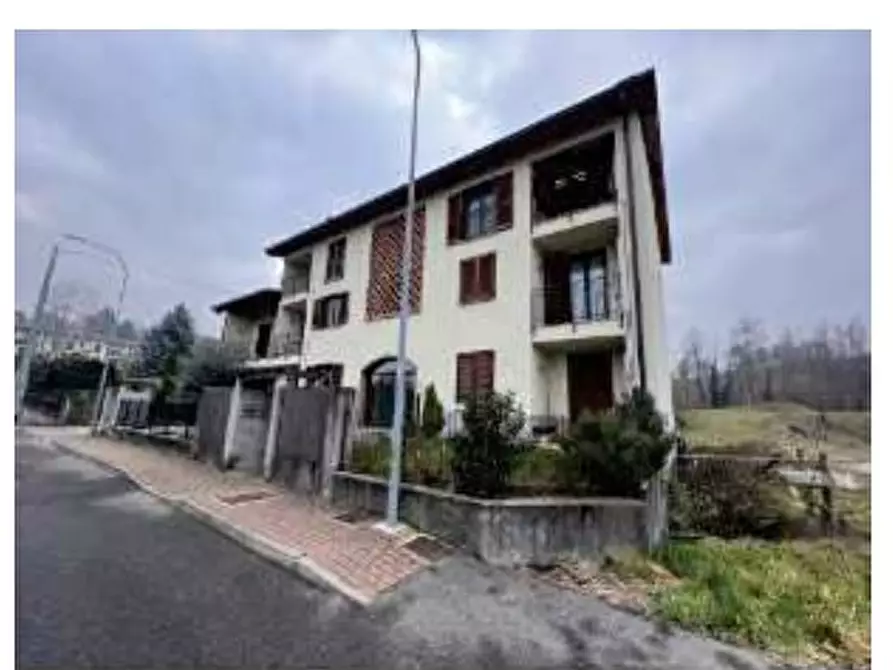 Immagine 1 di Appartamento in vendita  in Via Italia 12 a Costa Masnaga
