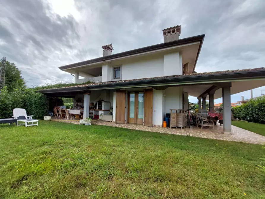 Immagine 1 di Villa in vendita  in Via I Maggio, 14 - 33030 Dignano (UD) a Dignano