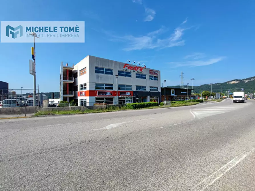 Immagine 2 di Negozio in vendita  in via san pieretto a Affi