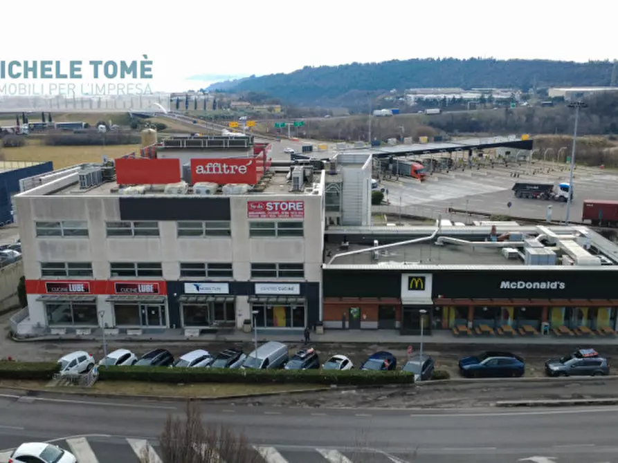 Immagine 3 di Negozio in vendita  in via san pieretto a Affi