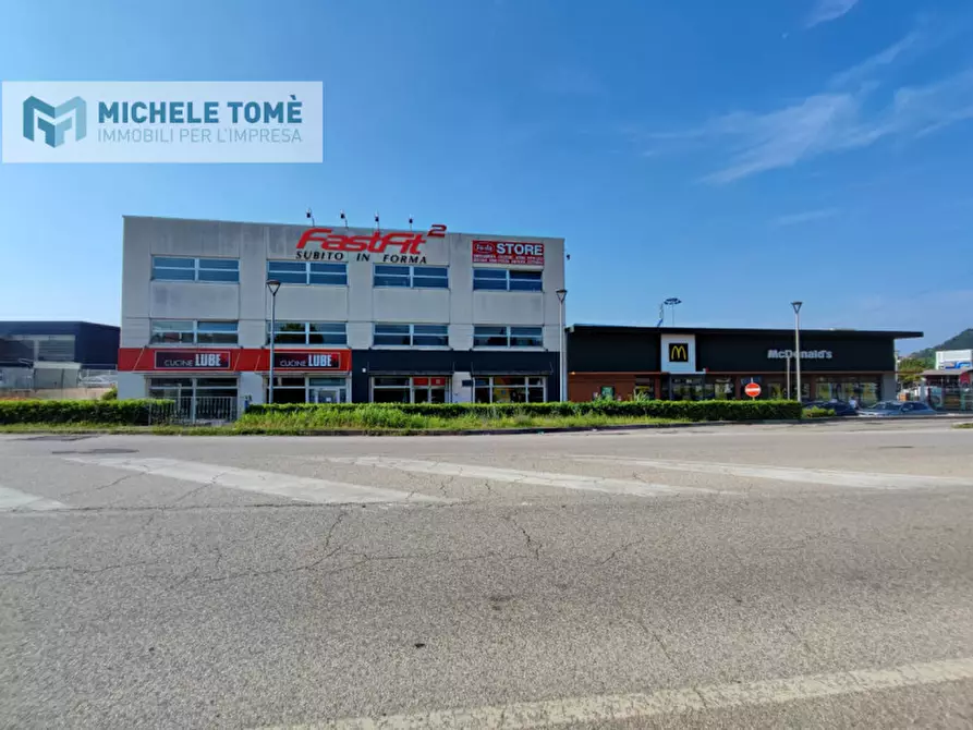 Immagine 3 di Negozio in vendita  in via san pieretto a Affi