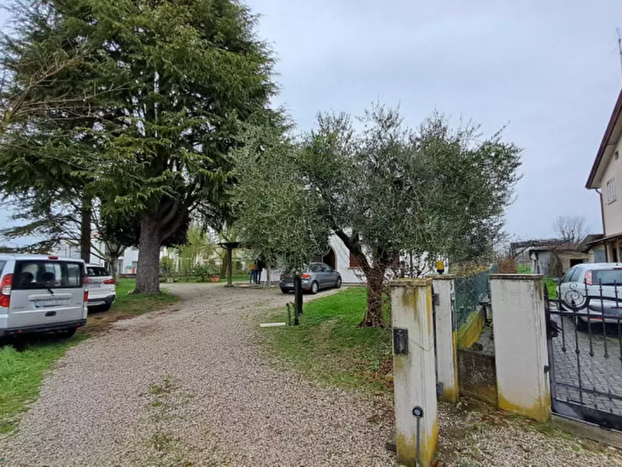 Immagine 1 di Villa in vendita  in Via Cima Gogna n 15 a Carbonera