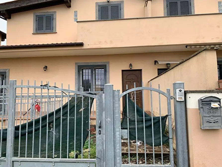 Immagine 1 di Villa in vendita  in Via delle Orchidee 2 - 00040 Pomezia (RM) a Ardea