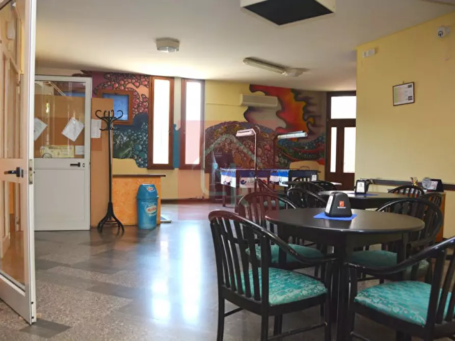 Immagine 14 di Attività commerciale in vendita  in Piazza Libertà 1 a Terzo Di Aquileia