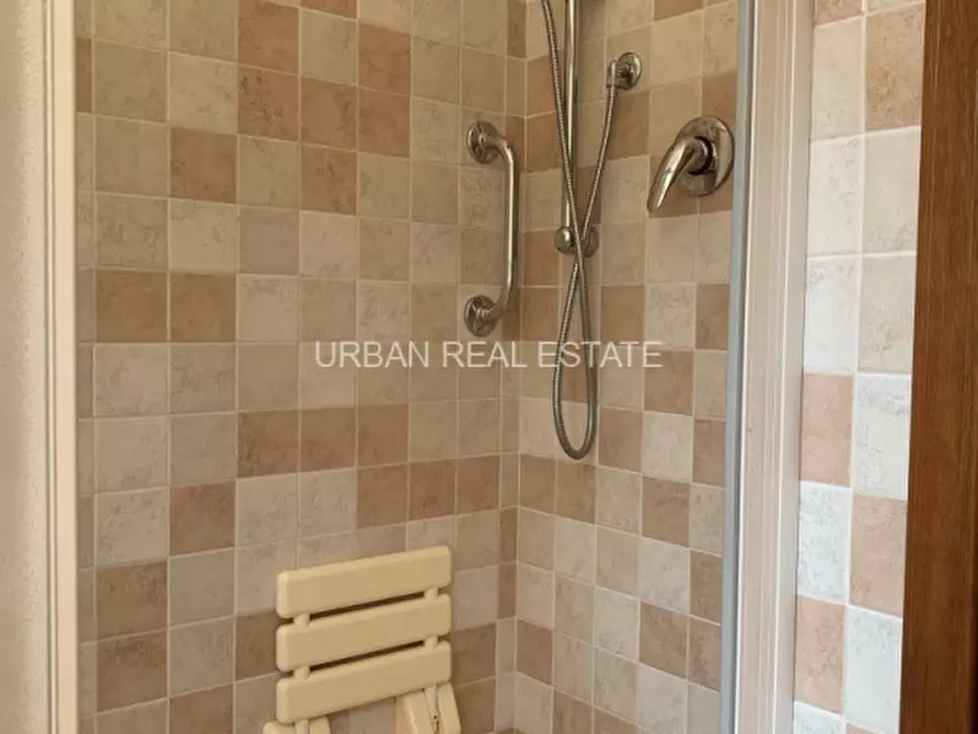 Immagine 36 di Villa in affitto  in Via della Mandria a Trieste