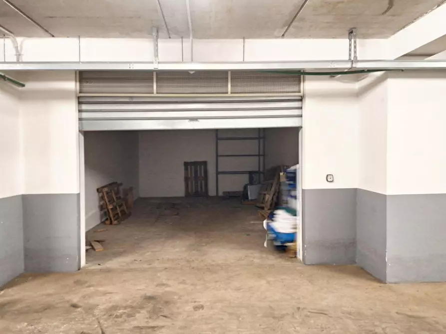 Immagine 1 di Garage in vendita  in Viale Regione Siciliana Nord - Ovest, N. 3440 a Palermo