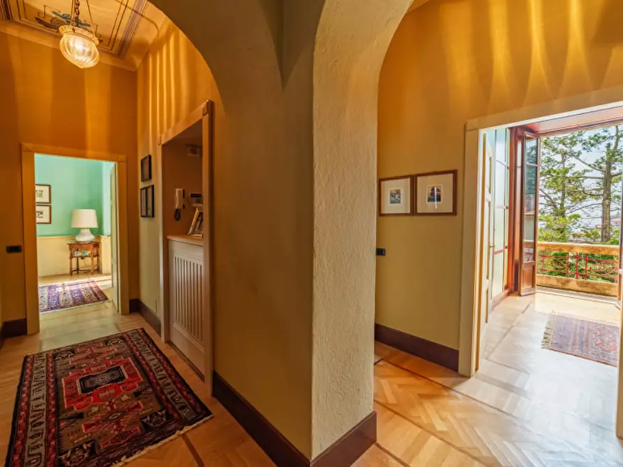 Immagine 15 di Villa in vendita  in Via Giacomo Scalini 24 a Brunate