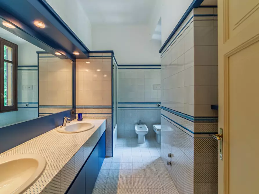 Immagine 22 di Villa in vendita  in Via Giacomo Scalini 24 a Brunate