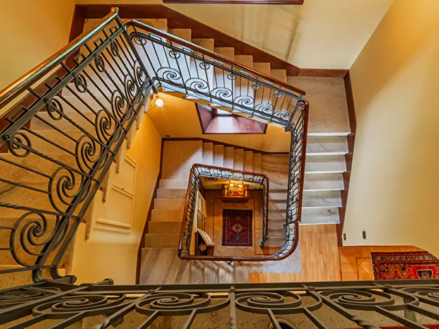 Immagine 26 di Villa in vendita  in Via Giacomo Scalini 24 a Brunate