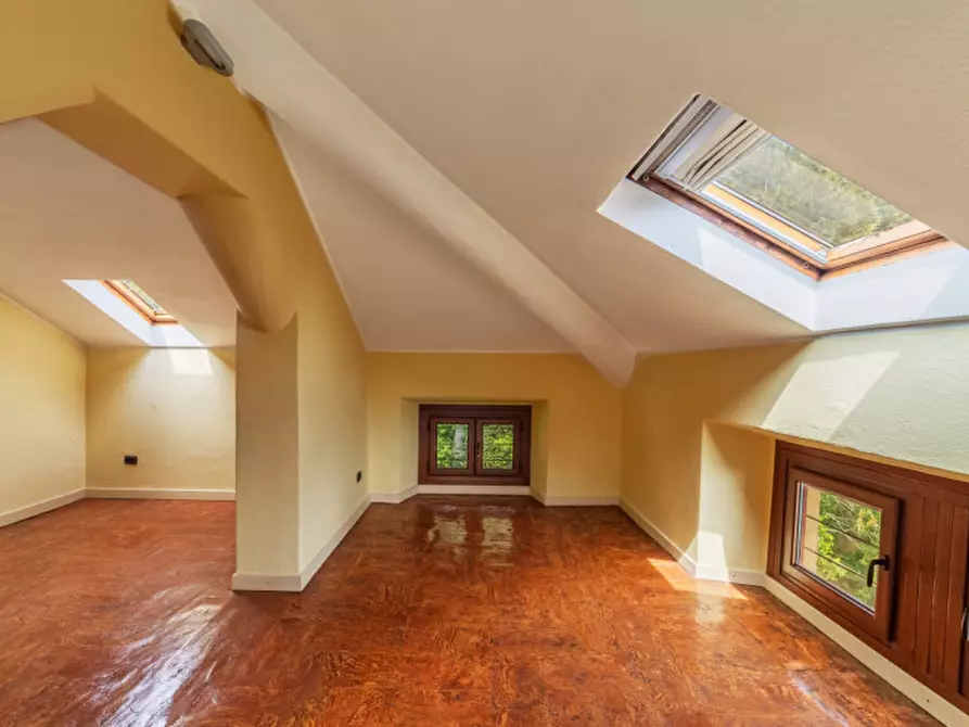 Immagine 27 di Villa in vendita  in Via Giacomo Scalini 24 a Brunate