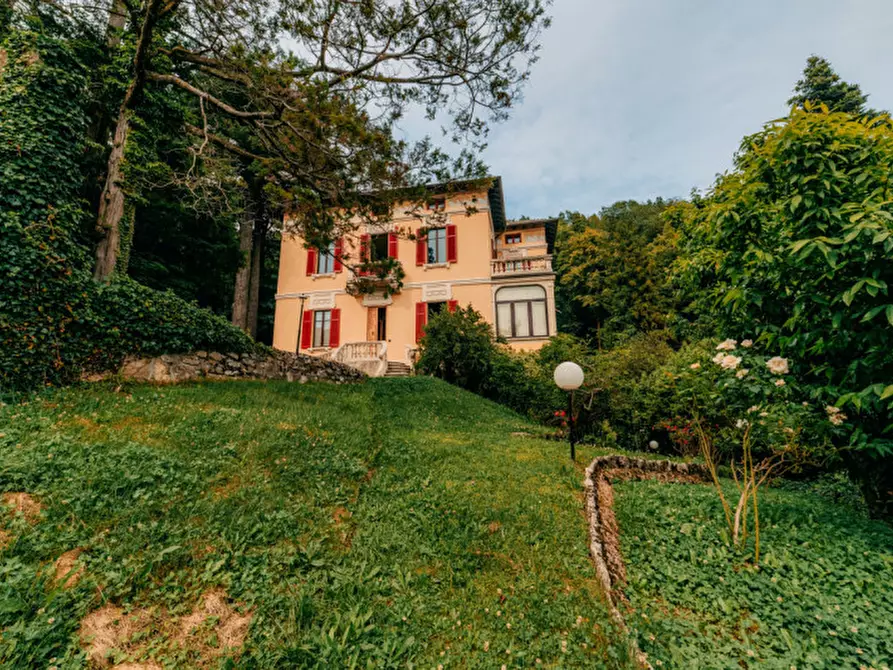 Immagine 34 di Villa in vendita  in Via Giacomo Scalini 24 a Brunate