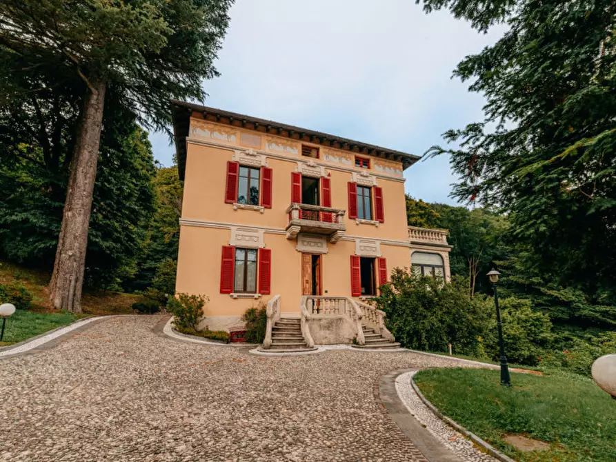 Immagine 35 di Villa in vendita  in Via Giacomo Scalini 24 a Brunate