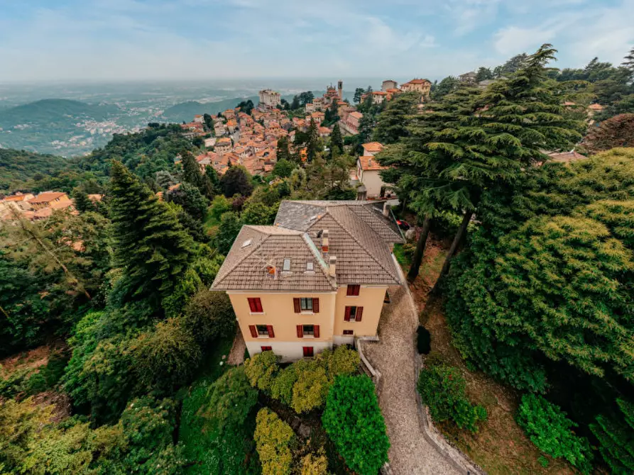 Immagine 40 di Villa in vendita  in Via Giacomo Scalini 24 a Brunate