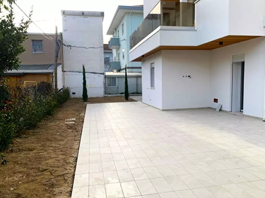 Immagine 5 di Appartamento in vendita  in viale Ravenna a Riccione