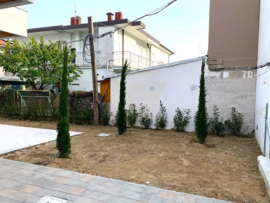 Immagine 12 di Appartamento in vendita  in viale Ravenna a Riccione