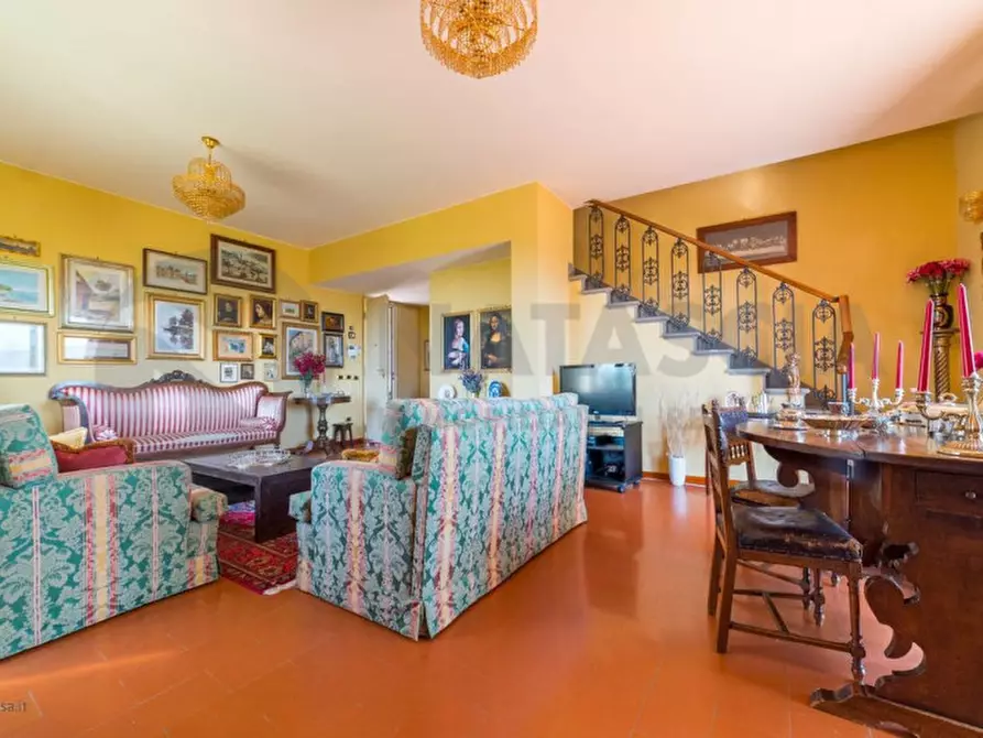 Immagine 10 di Villa in vendita  in Via di Sarnese a Rignano Sull'arno