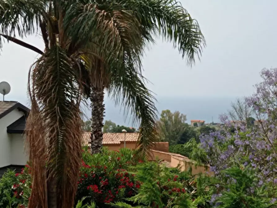 Immagine 3 di Villa in vendita  in Via delle rose a San Remo